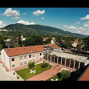 Th - Casa Leonori Asyż